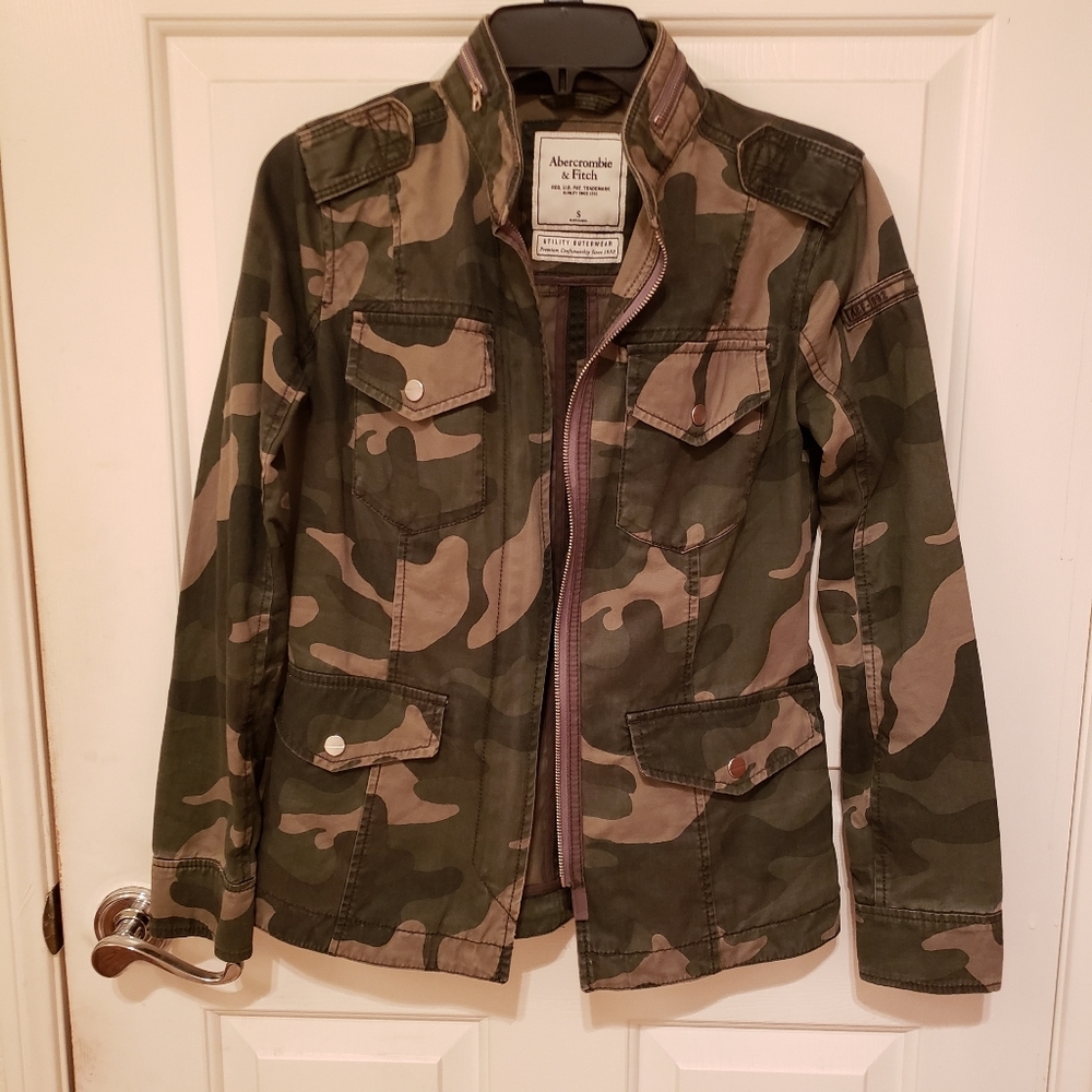 A&F Camo Utility Jacket Size Small